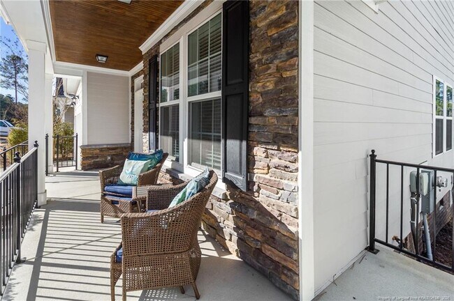 Building Photo - 597 Micahs Way N