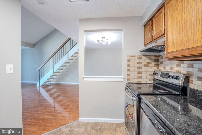 Building Photo - 8304 Tamarron Dr