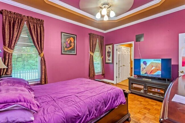 Building Photo - 65 Claire Dr SE