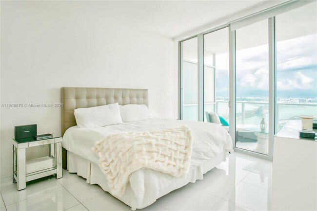 Building Photo - 1100 Biscayne Blvd