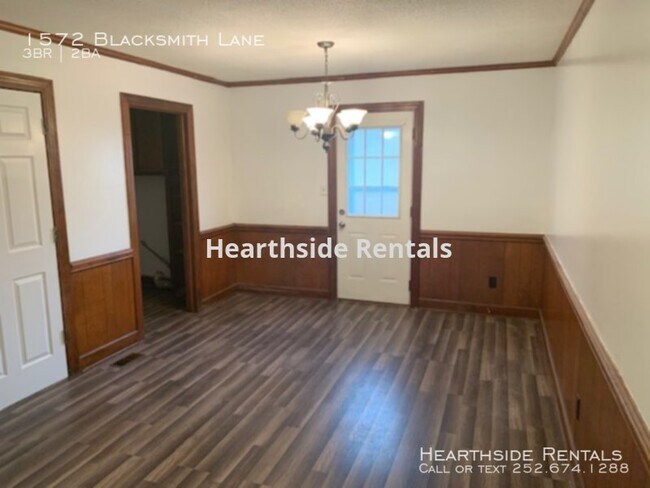 Building Photo - 1572 Blacksmith Ln