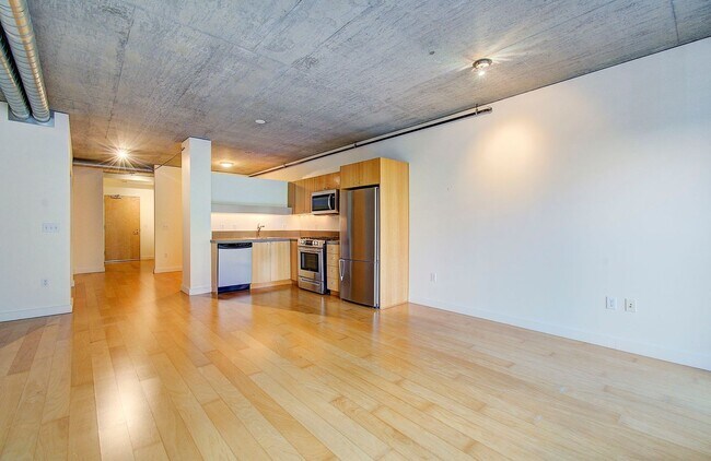 Building Photo - THE CIVIC IN GOOSE HOLLOW STUDIO BEDROOM CONDO!