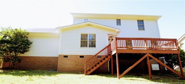 Building Photo - 328 Roundtree Dr