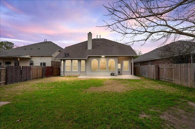 Building Photo - 712 Arrowood Pl