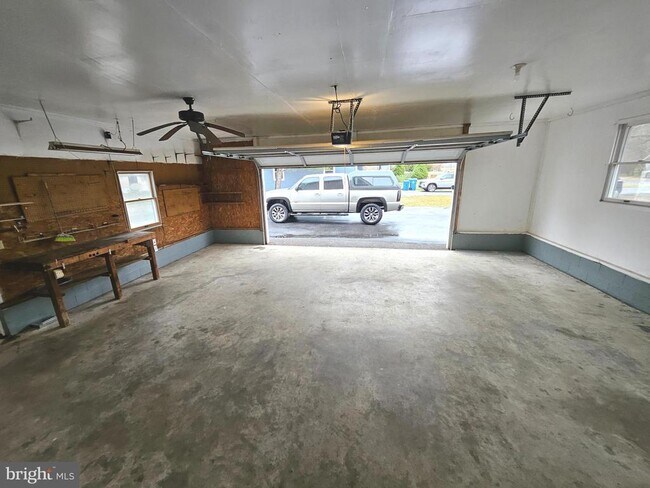 Building Photo - 873 Skeeter Neck Rd