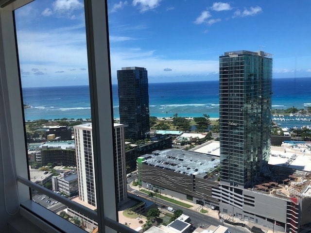 Building Photo - A Piece of Heaven on Kapiolani Boulevard -...