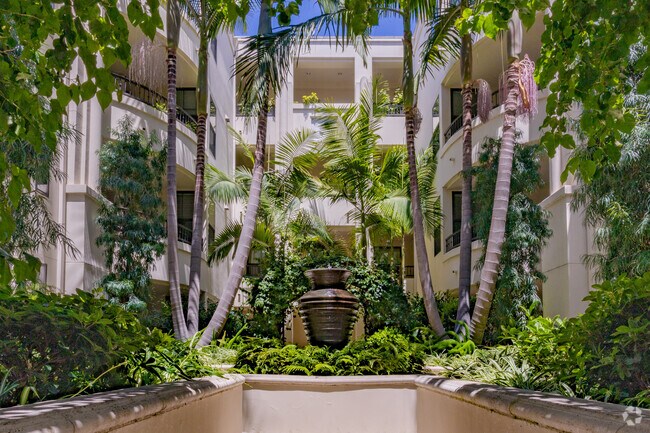 Courtyard - Metro Art Brentwood Luxury Living