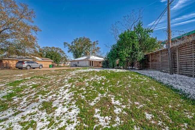 Building Photo - 7315 Housman
