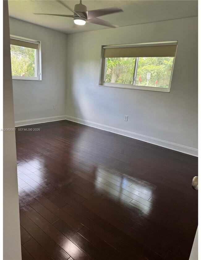 Building Photo - 5320 SW 89th Ave