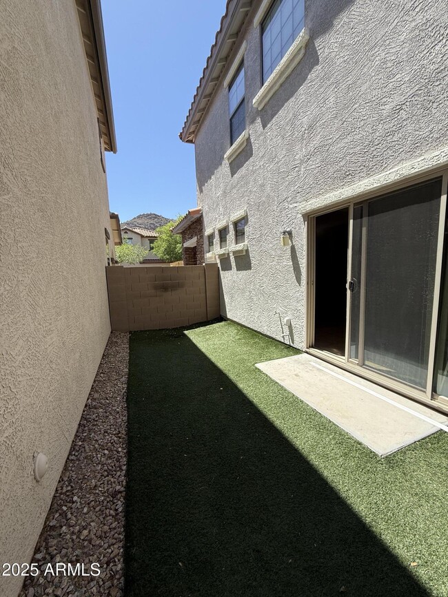 Building Photo - 5355 W Chisum Trail