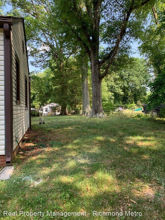 Building Photo - 3 br, 1.5 bath House - 5745 Snead Rd