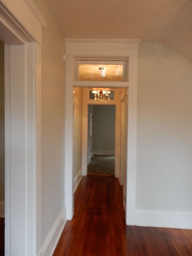 Building Photo - Spacious 3 BR home in Old SW, close to YMC...