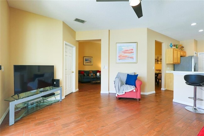 Building Photo - 331 Henley Cir