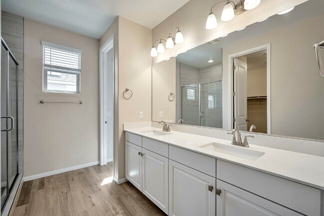 Building Photo - 780 Aurora Vale Pl