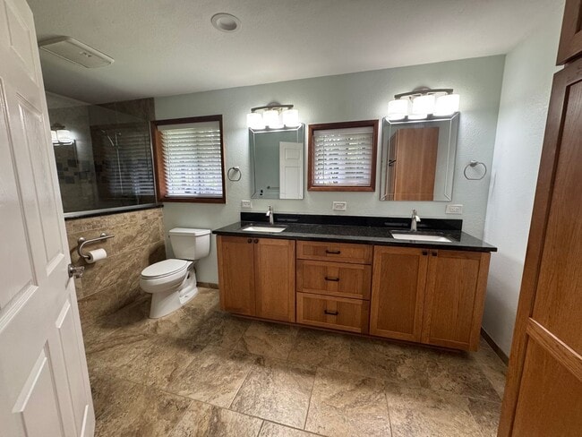 Building Photo - River Front Property