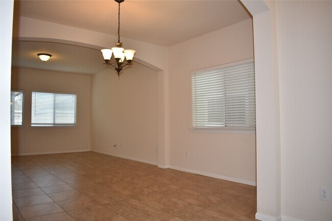 Building Photo - 11846 Jelicoe Dr