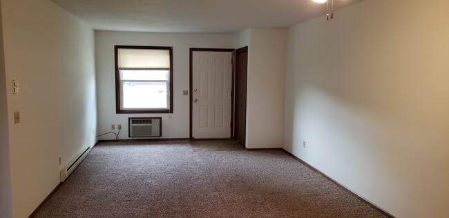 Building Photo - 109 S Bird St