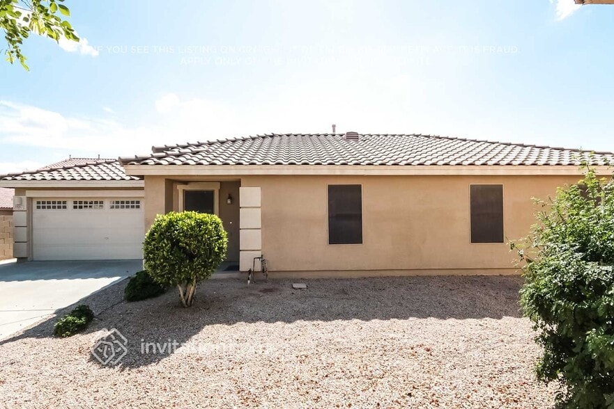 Building Photo - 2887 E Cherry Hills Dr