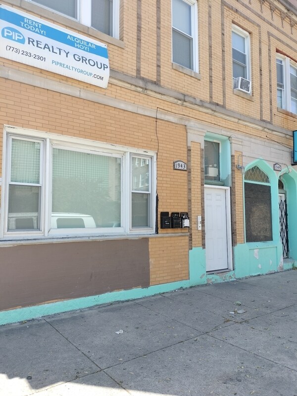 Building Photo - 1943 W 48th St