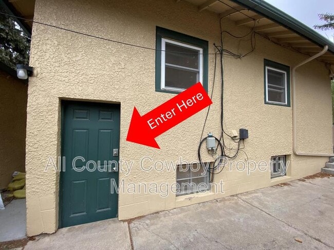Building Photo - 170 1/2 N 8th St