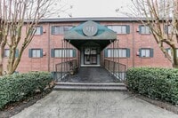 Building Photo - 91 Rumson Rd NE