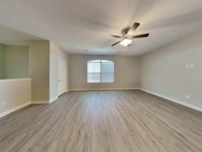 Building Photo - 5BR/4BA | Updated Single Family Home | 2-Car Garage | Gated backyard