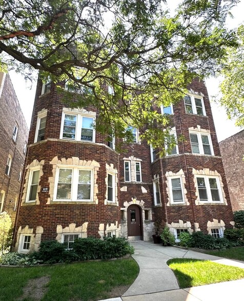 Primary Photo - 2641 W Carmen Ave