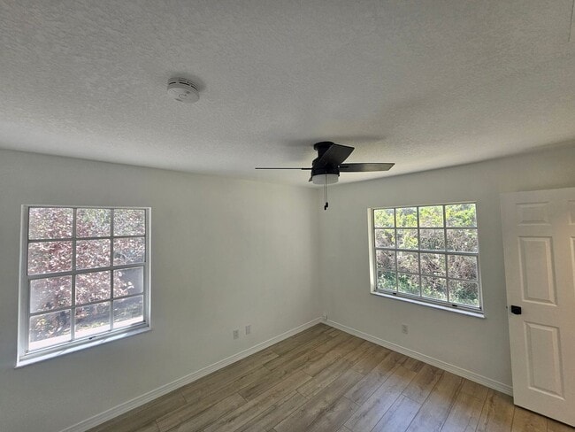 Building Photo - 1406 36th Ave