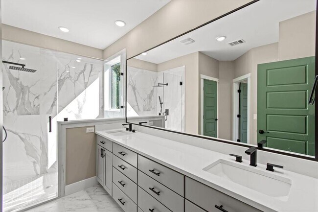 Building Photo - 17503 Panorama Dr