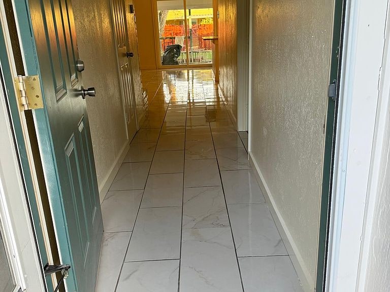 Building Photo - 3410 Meadow Oaks Dr