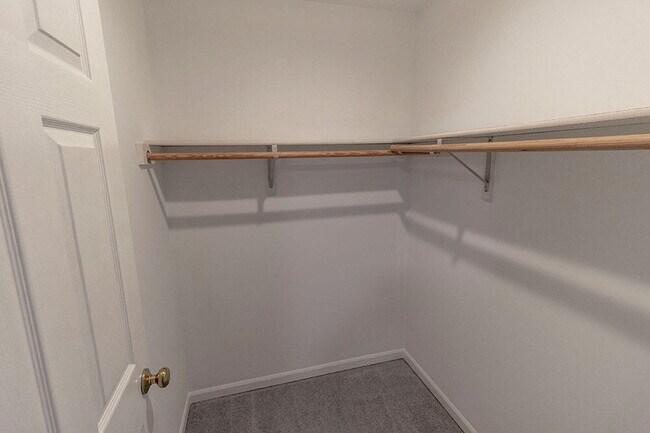 Building Photo - 214 Nikki Way