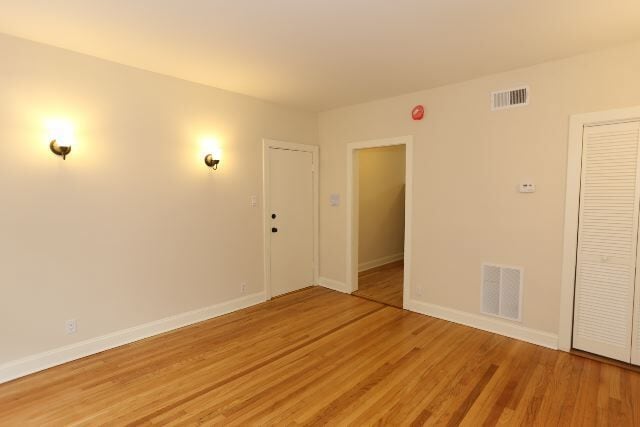 Building Photo - 4151 N Ashland Ave