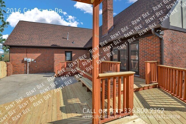 Building Photo - 2016 Candelar Dr