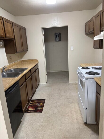 Building Photo - 205 Hummingbird Ln