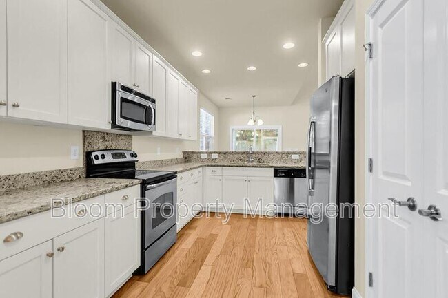 Building Photo - 2649 Lohr Dr