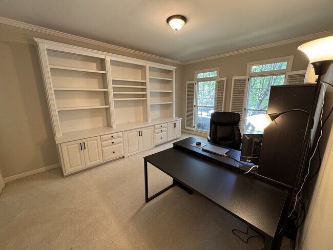 Building Photo - 365 Fairleaf Ct