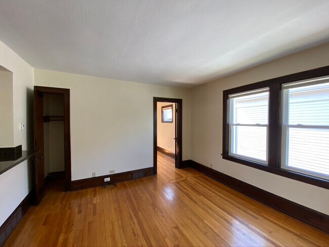 Building Photo - 1745 W 31st Pl