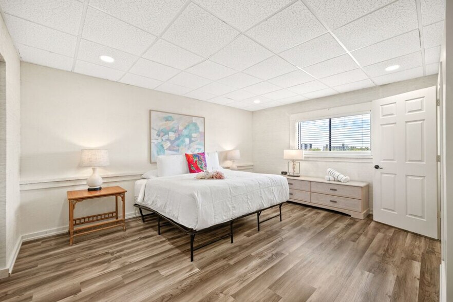 Building Photo - 7785 Estero Blvd