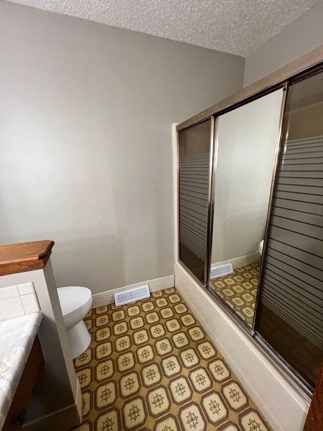 Building Photo - Spacious 3BR Home with 3-Car Garage & Big Backyard