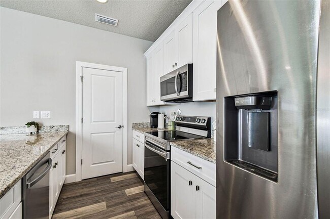 Building Photo - 3902 W Everett Ave