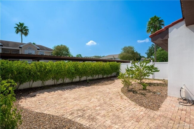 Building Photo - 24 Shasta St