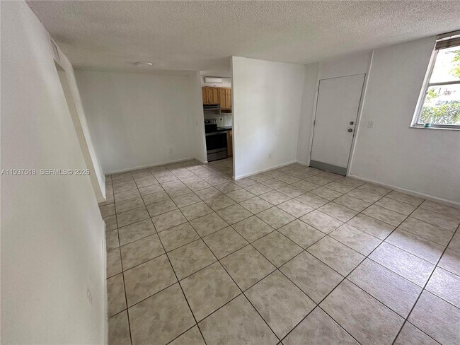 Building Photo - 1801 S Treasure Dr