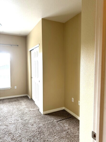 Building Photo - 9558 Pearl Cir