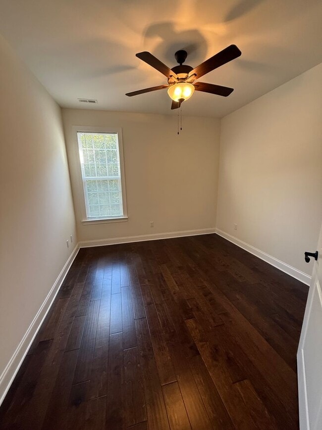 Building Photo - Townhouse for Rent in Hixson
