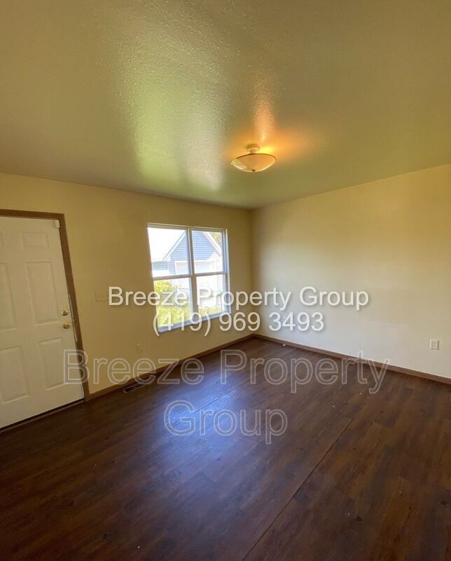 Building Photo - 3045 N Ontario St