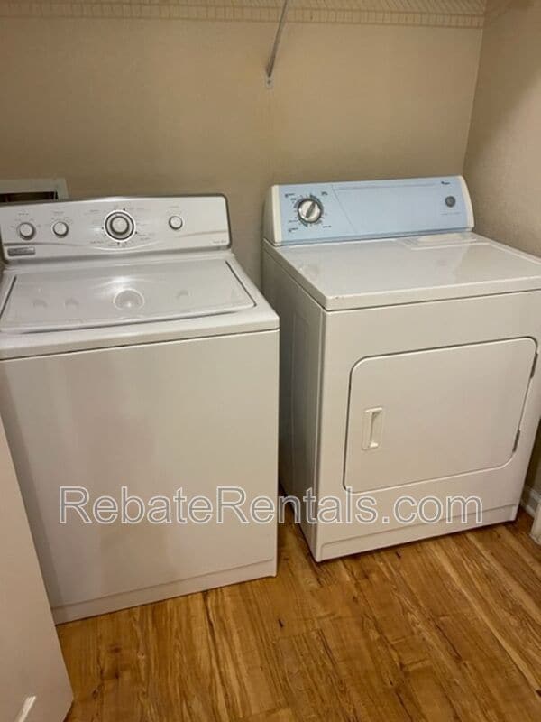 Building Photo - 8290 Gate Pkwy W