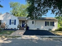 Building Photo - 301 Laurel Rd