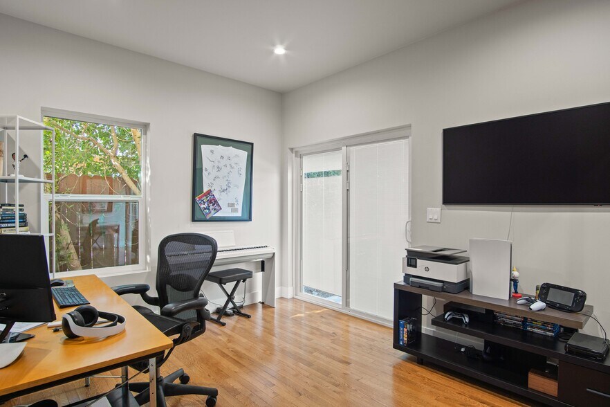 Building Photo - 6835 Aldea Ave