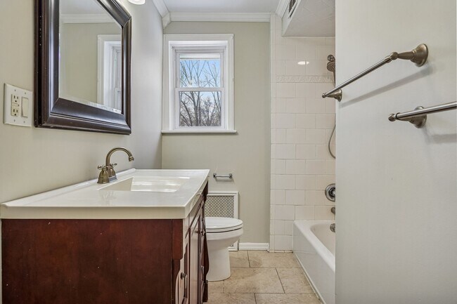 Building Photo - 68 Valley Rd