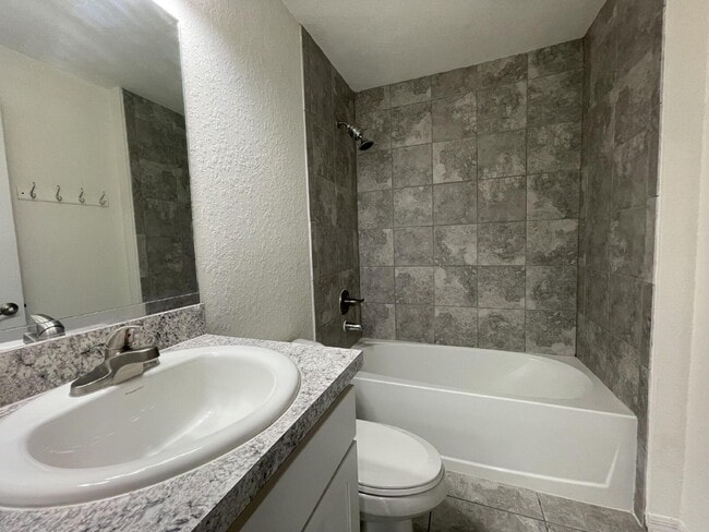 Building Photo - Move-In Ready! Beautiful 3BR/2BA with New Flooring & Fresh Paint